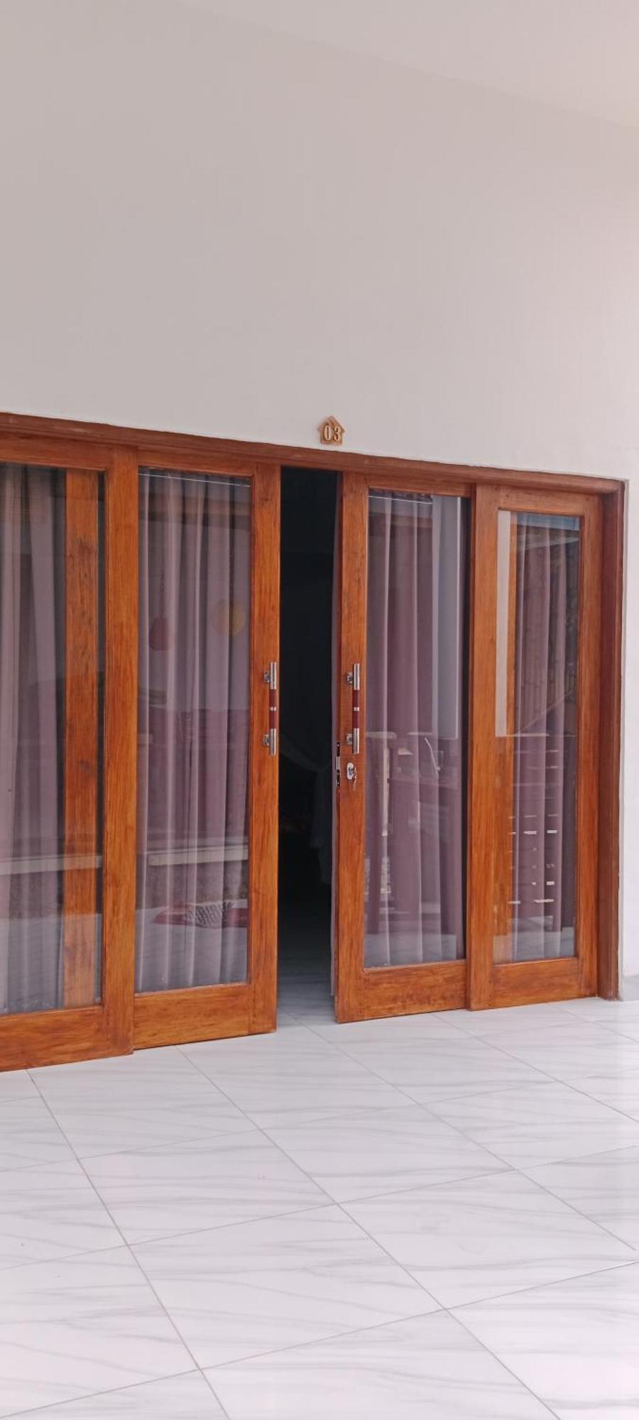 Beten Enjung Home Stay&Waroeng Amed Kültér fotó